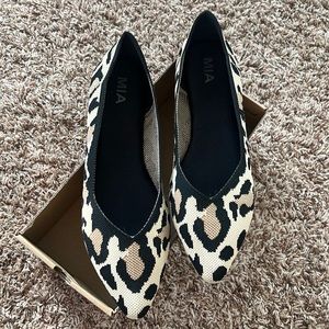 Women’s size 13 leopard flats